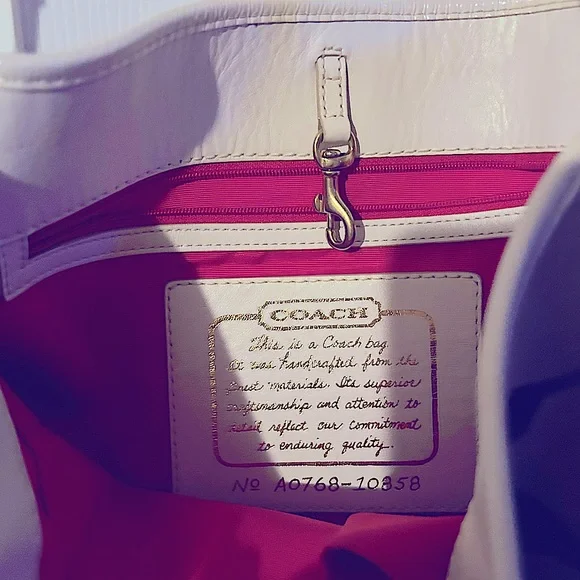 Coach Shoulder Purse 👜
